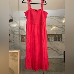 🌟Torrid pink smocked tiered ruffle midi dress. Size 3🌟